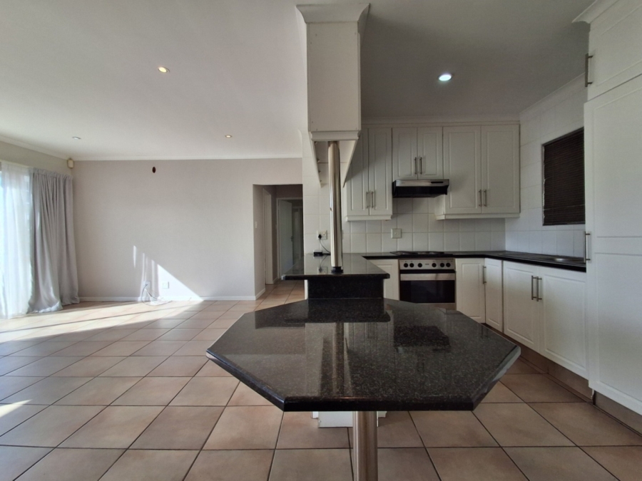 To Let 2 Bedroom Property for Rent in Beacon Bay North Eastern Cape
